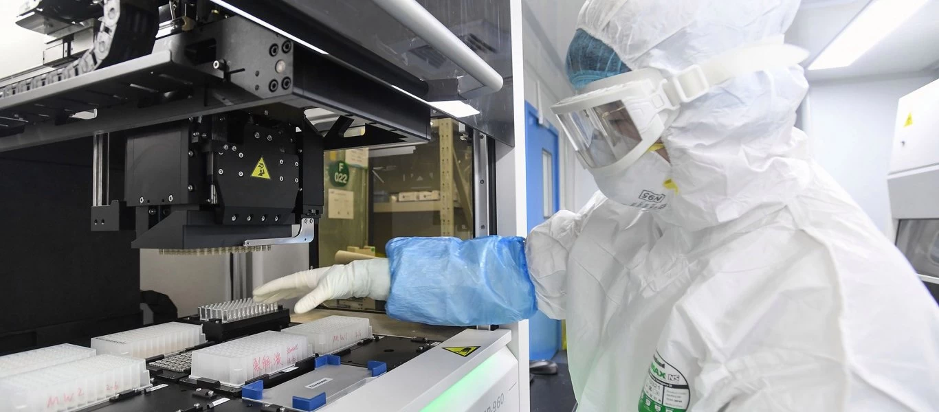 Κινέζοι ερευνητές: «Ο κορωνοϊός προήλθε από τα εργαστήρια της Γουχάν – Στην αγορά δεν υπήρχαν νυχτερίδες»